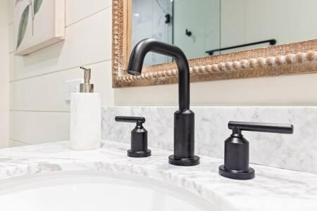 Downtown Luxury Farmhouse Apartment #4 West Dundee Ngoại thất bức ảnh