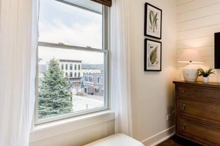 Downtown Luxury Farmhouse Apartment #4 West Dundee Ngoại thất bức ảnh