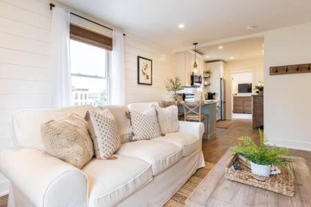 Downtown Luxury Farmhouse Apartment #4 West Dundee Ngoại thất bức ảnh