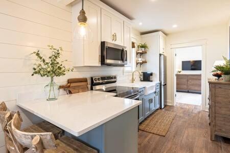 Downtown Luxury Farmhouse Apartment #4 West Dundee Ngoại thất bức ảnh